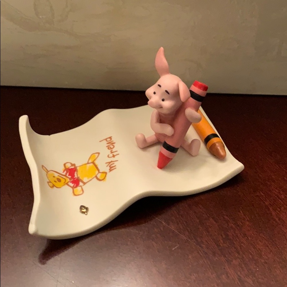 Piglet Pooh and Friends Figurine